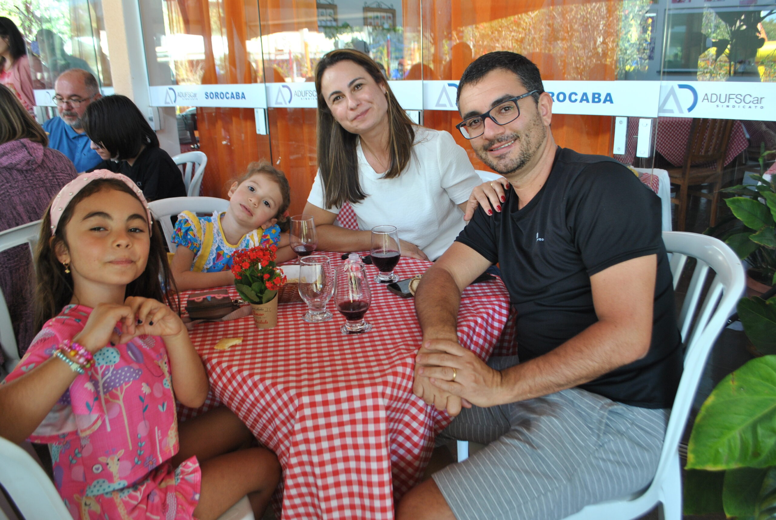 Docentes de Sorocaba se reencontram na Festa Julina da ADUFSCar