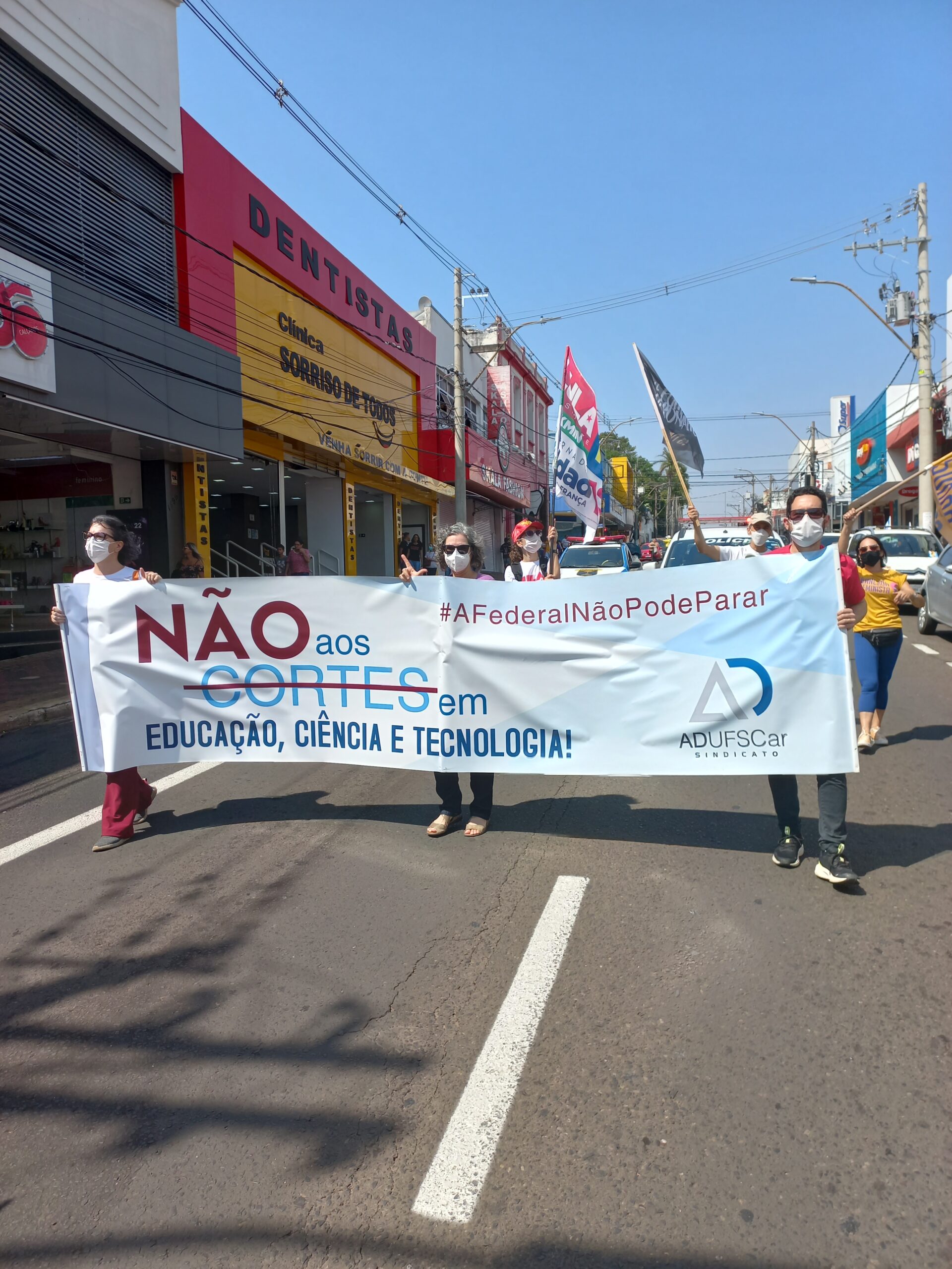 ADUFSCar nas ruas em defesa das liberdades democráticas e contra ameaças golpistas