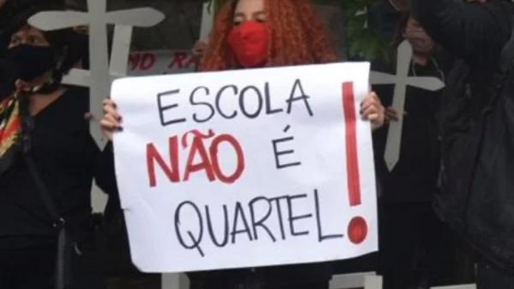 Experiência nos EUA demonstra que militarização das escolas não impede ataques